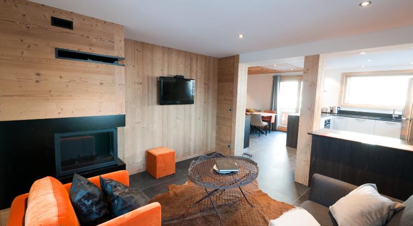 Image of Deluxe Two-Bedroom Apartment with Garden View 4