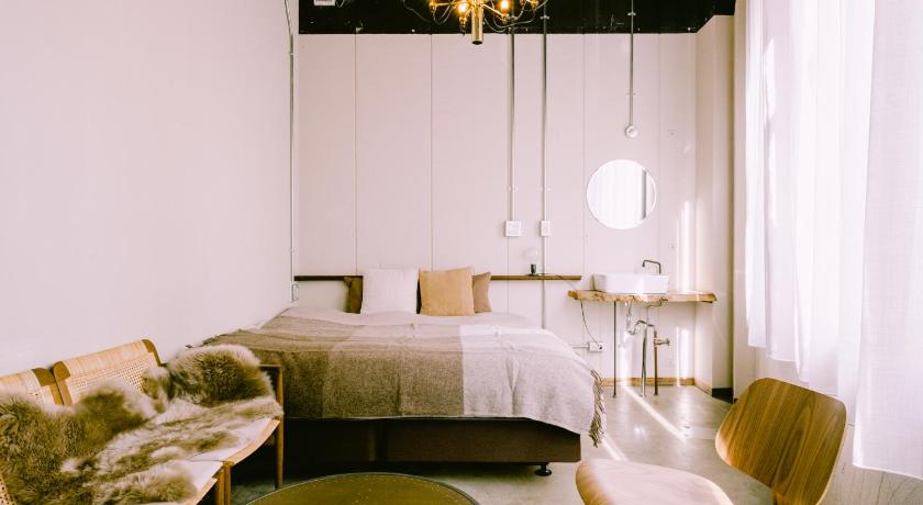 Image of Superior King Room 0