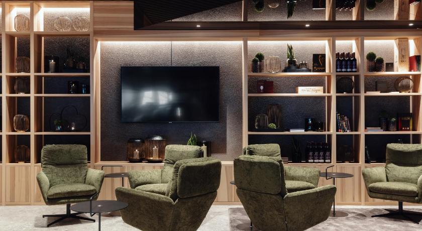 ドルンビルン Hotel Alpenstern 4つ星 ホテル プール