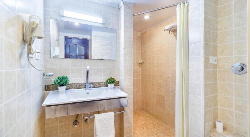 Image of Deluxe Double Room 8
