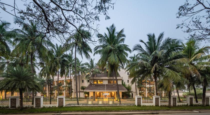 Silver Waves Resort & Spa - Daman