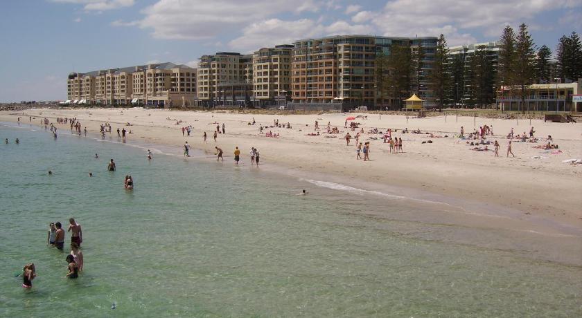 Glenelg Sea-Breeze photo