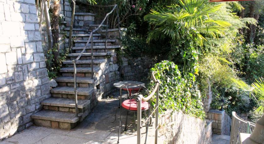 Garden Olive dog friendly, Lugano | Best Price Guarantee ...