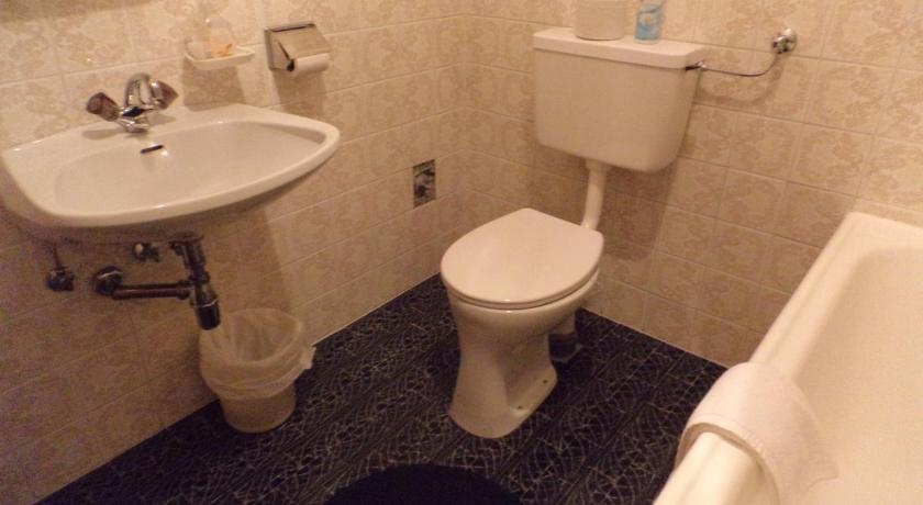 Image of Double Room with Private Bathroom 9