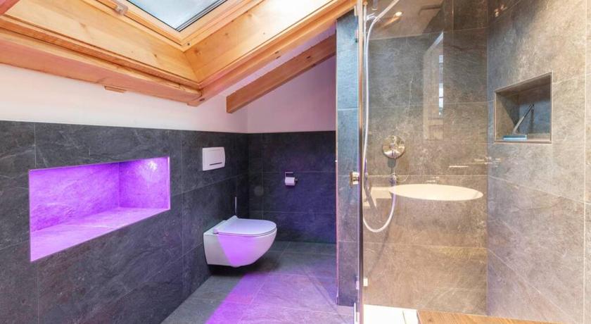 Exklusives Chalet mit traumhafter See- und Bergsicht photo