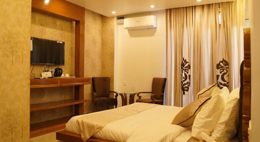 Hotel Sahebs Castle McLeodganj