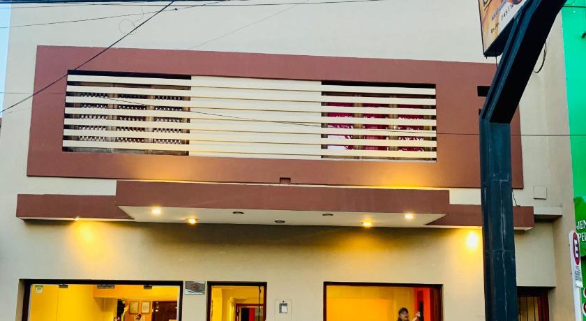 Hotel Buenos Aires — Hotel in Salta