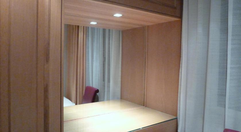 Image of Twin Room 13