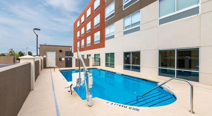 Holiday Inn Express And Suites Greenville - Taylors photo