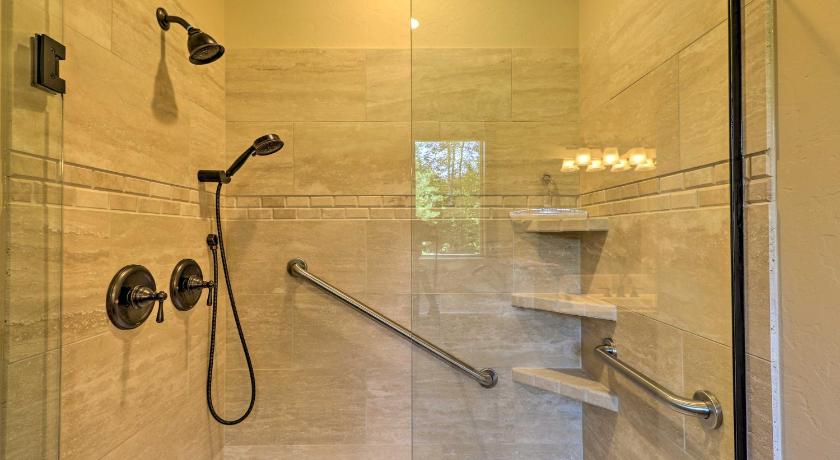 Bigfork Modern Living - Pet and Family Friendly! photo