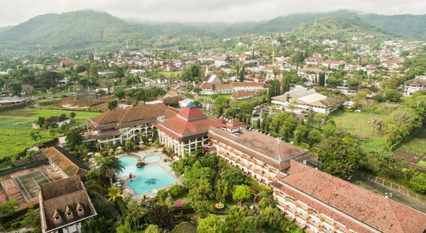 a city with lots of buildings and trees, Royal Orchids Garden Hotel in Malang