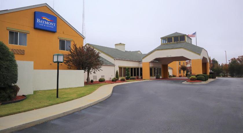 Baymont by Wyndham Norcross Atlanta photo