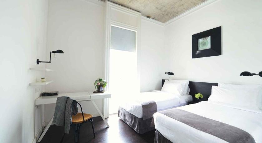 Image of Studio Twin Bed 4