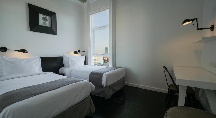 Image of Studio Twin Bed 5