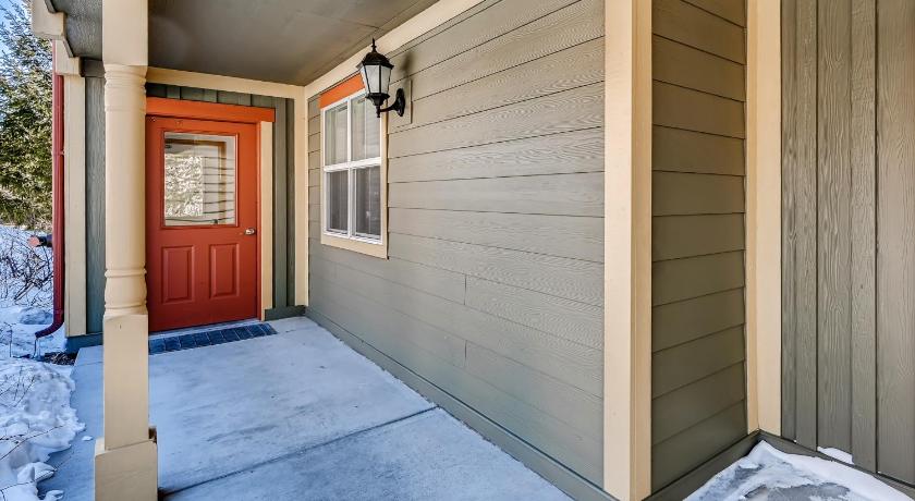 Two-Bedroom Condo at Streamside Lane photo
