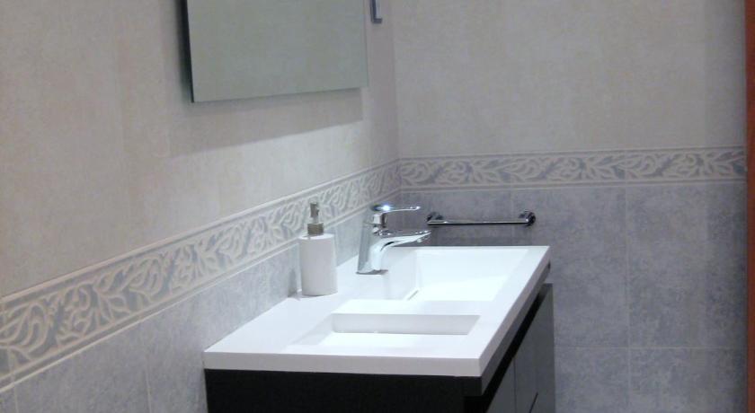 Hostal Madrazo photo