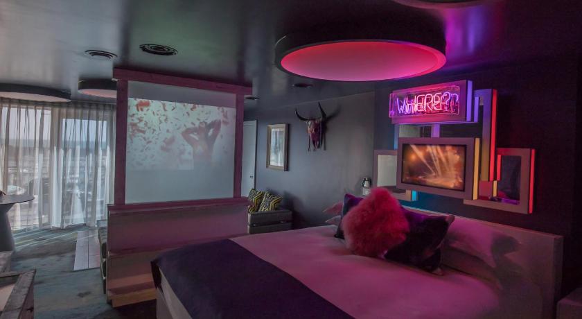 Image of Signature Suite 6