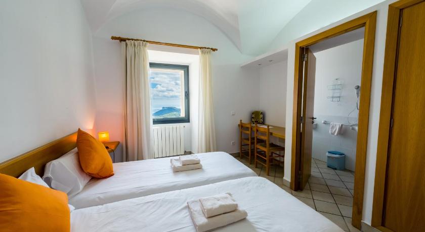 Petit Hotel Hostatgeria Sant Salvador