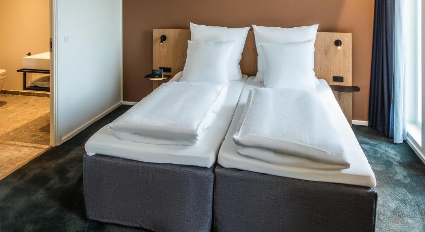 Image of Junior Suite 8