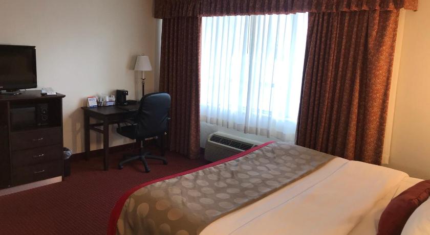 Ramada by Wyndham Ligonier photo