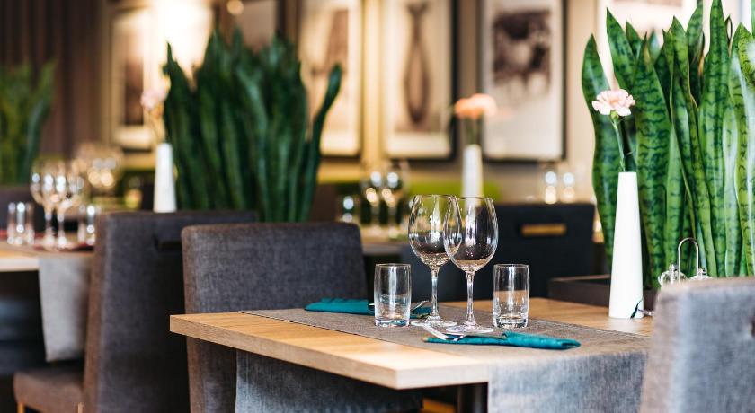 カウハバ Spa Hotel Harma - Harman Kylpyla 3つ星 ホテル レストラン