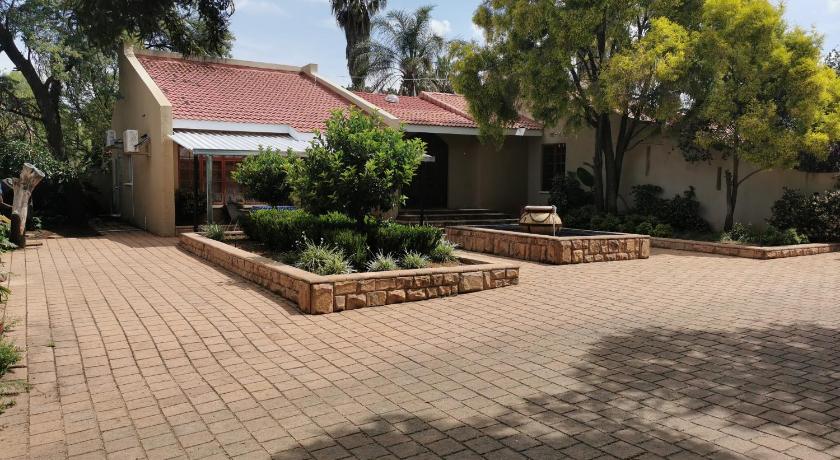 Gluckman Drive Guesthouse
