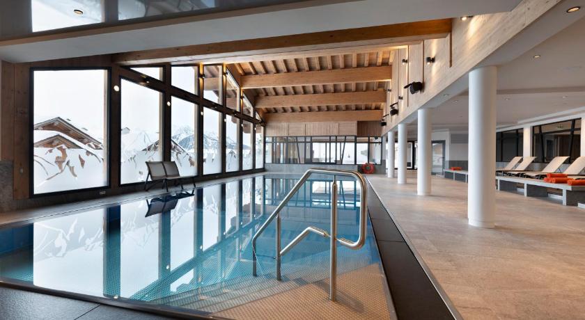 Hotel Alpen Lodge — Hotel in Montvalezan