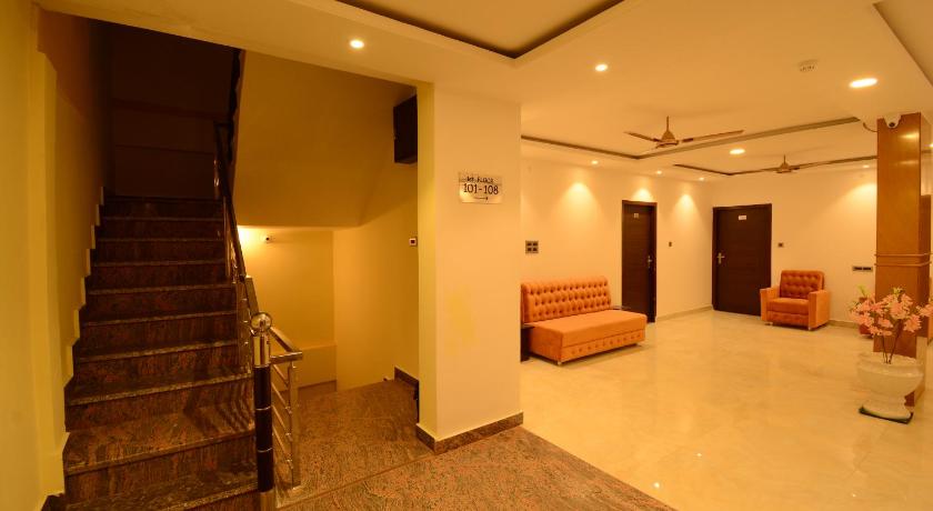 Capital O 77573 Hotel Grand Lotus Inn photo