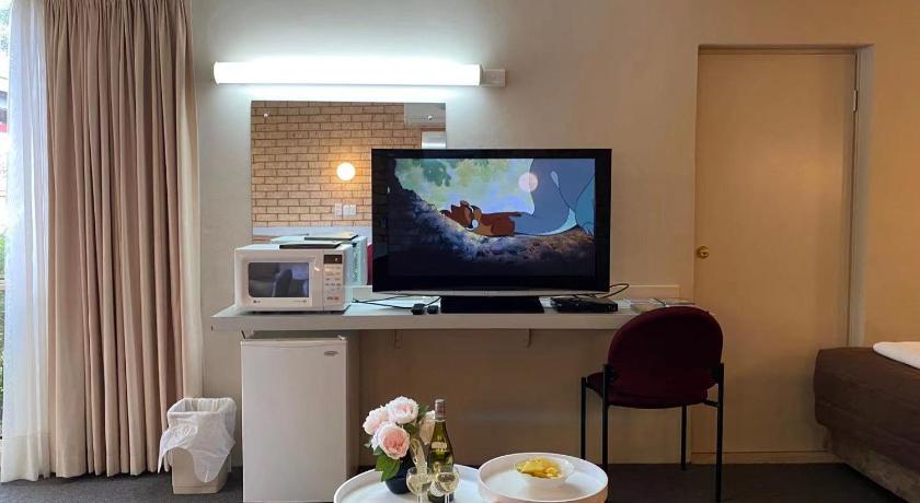 Image of Superior Family Room 1
