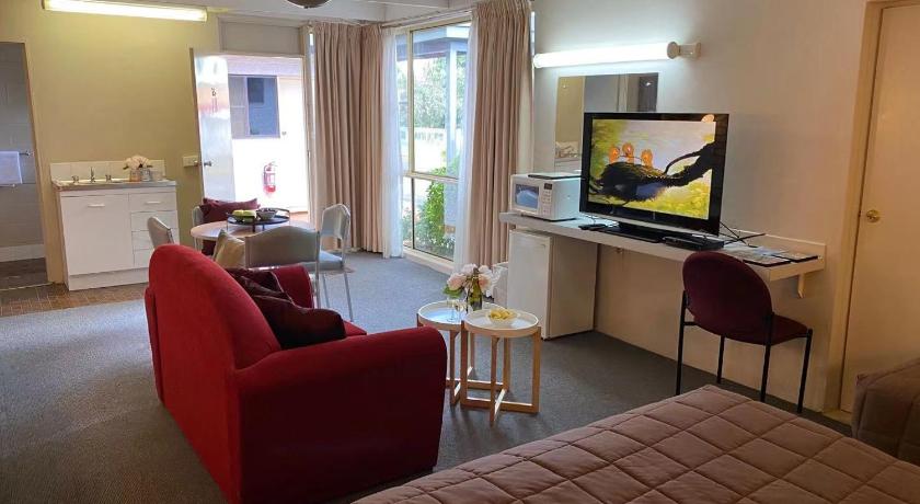 Image of Superior Family Room 0