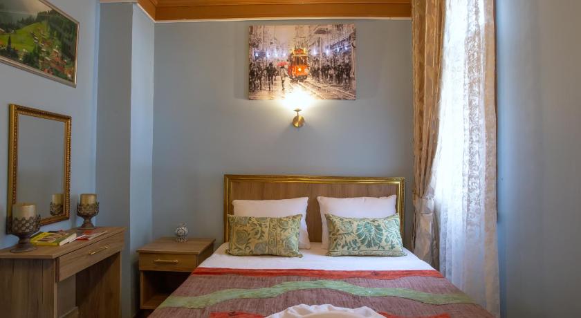 April Hotel photo