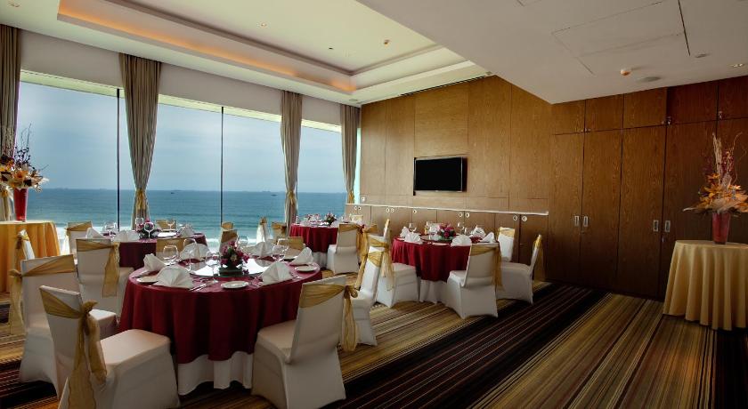 Hotel Novotel Visakhapatnam Varun Beach - - An AccorHotels Brand - image 14