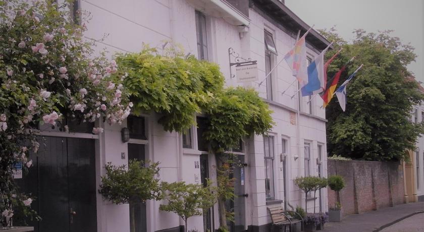 De Stadsboerderij — Hotel in Kampen