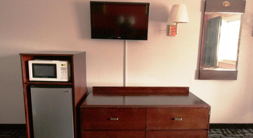 Economy Inn photo
