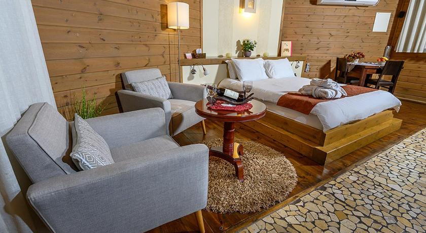 Talia Cabin Guest & Spa photo
