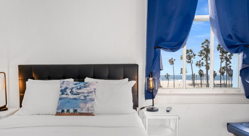 Image of Double Room with Private Bathroom 1