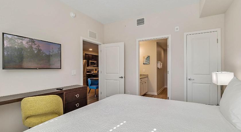 Image of Executive Three-Bedroom Apartment 9