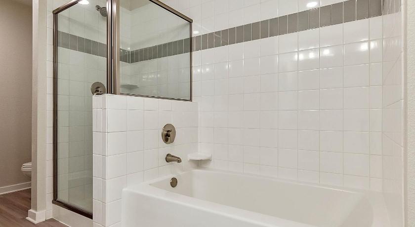 Image of Executive Three-Bedroom Apartment 11