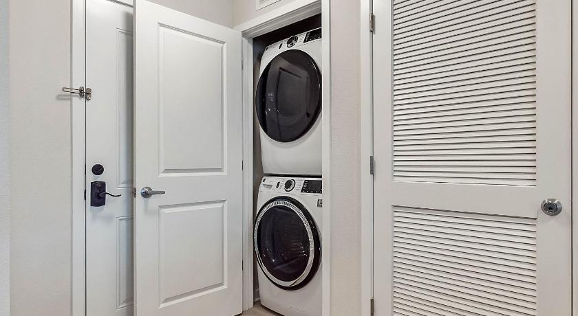 Image of Executive Three-Bedroom Apartment 12