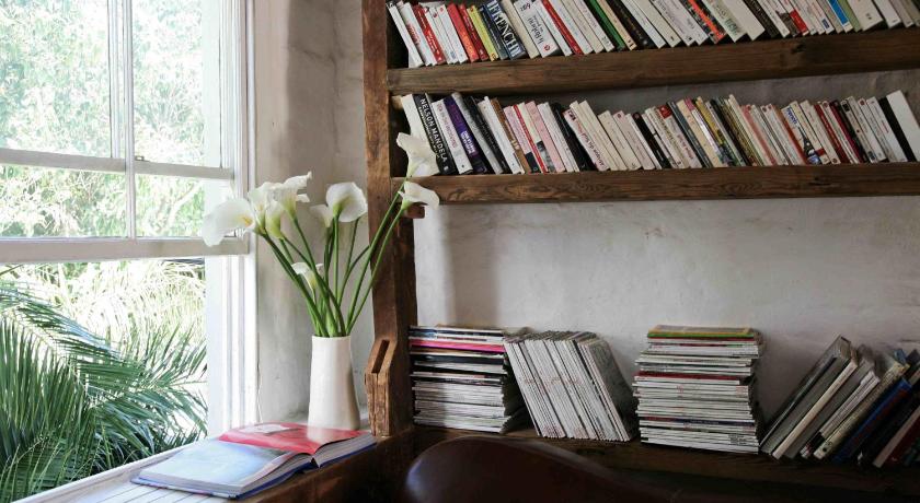 La Grenadine Petit Hotel – Cape Town, CO