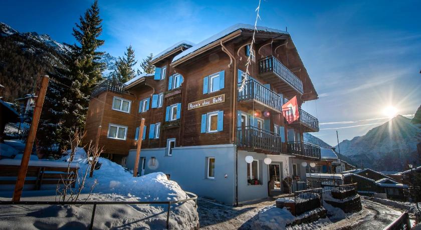 Room's chez BeNi — Hotel in Grachen