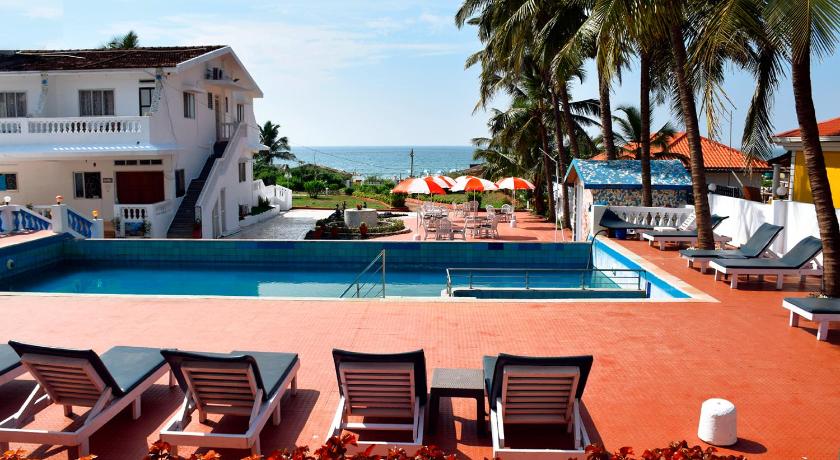 Qees Empire Beach Resort — Hotel in Goa