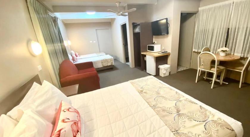 Image of Deluxe Family Room 3