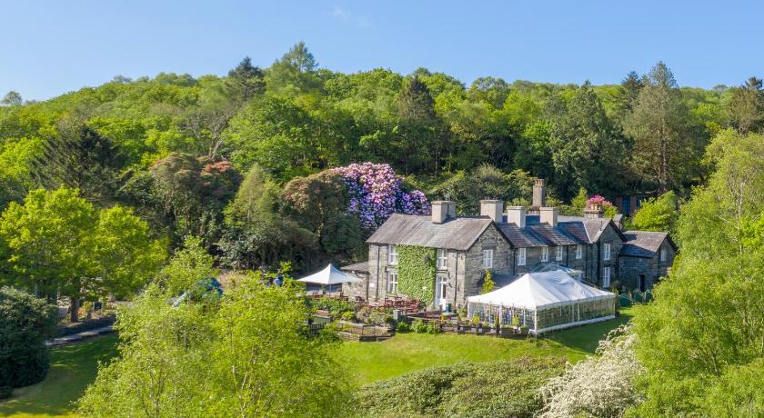 Aberdunant Hall Holiday Park — Hotel in Porthmadog