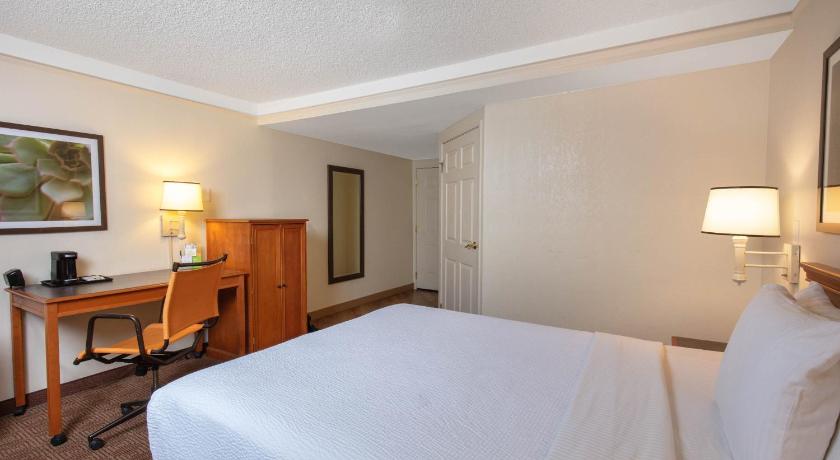 La Quinta Inn & Suites by Wyndham Las Vegas Airport N Conv.