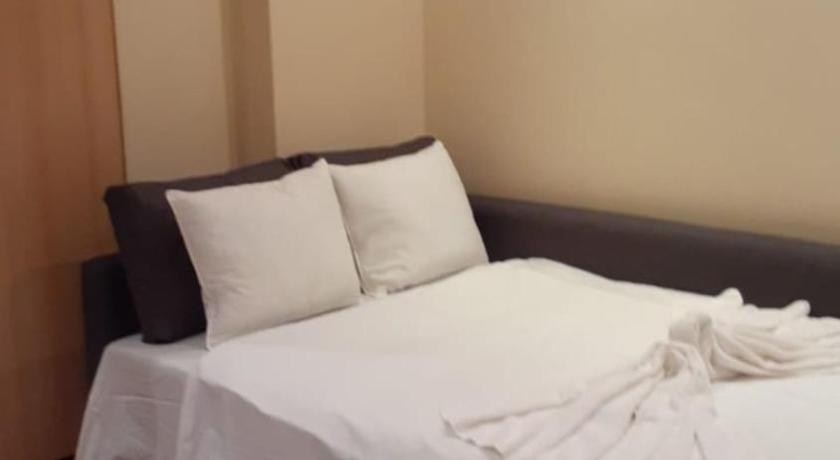 Centrally Located Studio In Athens! photo