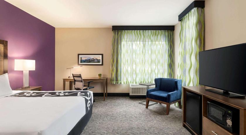 La Quinta Inn & Suites by Wyndham Burlington