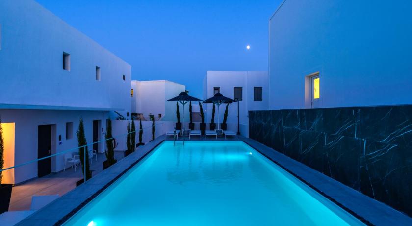 Central Boutique Hotel by naoussa hills adults only