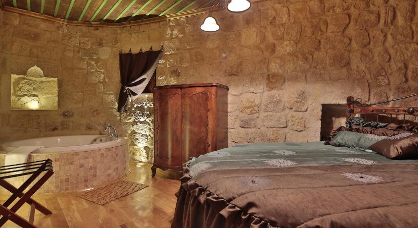 Golden Cave Suites