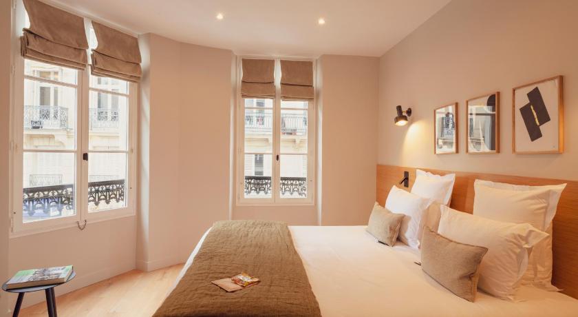Tinah Paris, Champs Elysees